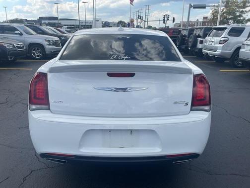 2018 Chrysler 300 S