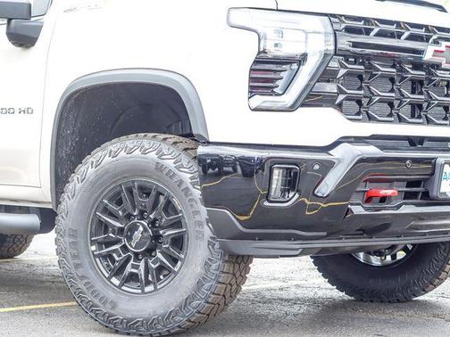 White Sands 2026 Chevrolet Silverado 2500 Crew Cab, Standard Bed, XR2, 4WD