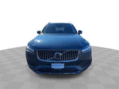 2022 Volvo XC90 T6 Momentum