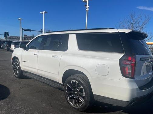 2021 Chevrolet Suburban RST