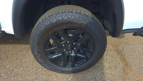 Summit White 2024 Chevrolet Colorado Trail Boss