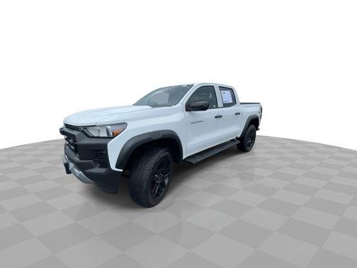 Summit White 2024 Chevrolet Colorado Trail Boss