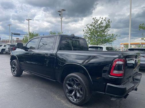 Diamond Black Crystal Pearlcoat 2021 RAM 1500 Limited