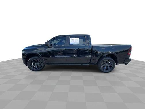 Diamond Black Crystal Pearlcoat 2021 RAM 1500 Limited