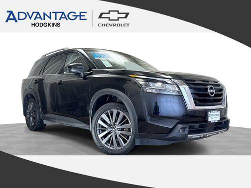 Super Black 2022 Nissan Pathfinder SL 4WD