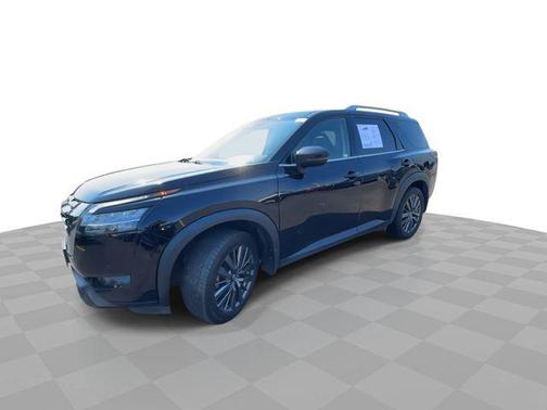 Super Black 2022 Nissan Pathfinder SL 4WD