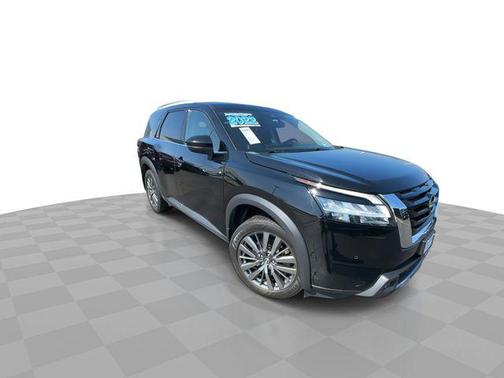Super Black 2022 Nissan Pathfinder SL 4WD