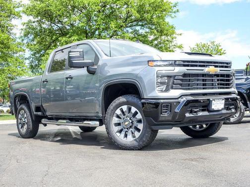 Sterling Gray Metallic 2026 Chevrolet Silverado 2500 Custom