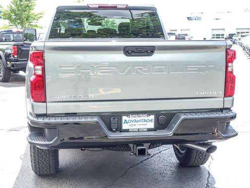 Sterling Gray Metallic 2026 Chevrolet Silverado 2500 Custom