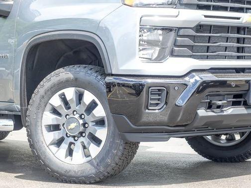 Sterling Gray Metallic 2026 Chevrolet Silverado 2500 Custom