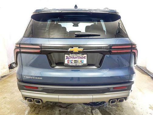 Lakeshore Blue Metallic 2026 Chevrolet Traverse LT
