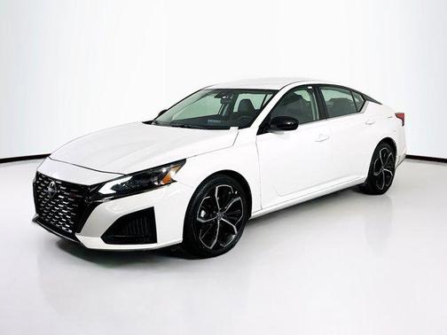 2024 Nissan Altima SR FWD