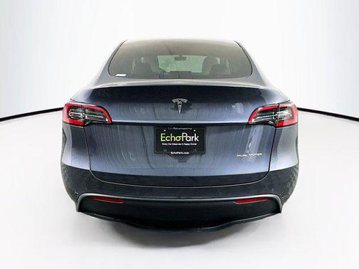 2022 Tesla Model Y Long Range Dual Motor All-Wheel Drive