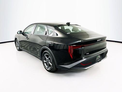 Aurora Black Pearl 2025 Kia K4 LXS