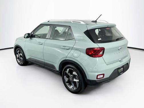 Mirage Green 2025 Hyundai VENUE SEL