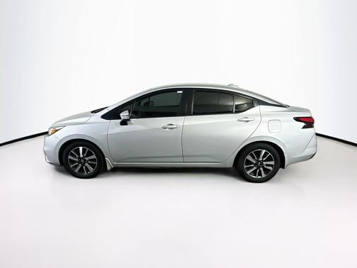 Brilliant Silver Metallic 2021 Nissan Versa 1.6 SV