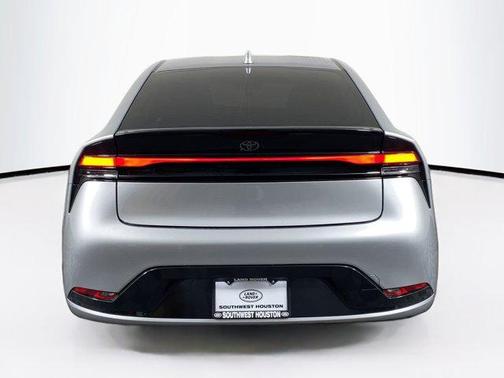 2025 Toyota Prius XLE