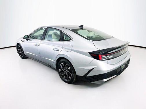 Aero Silver 2025 Hyundai SONATA SEL