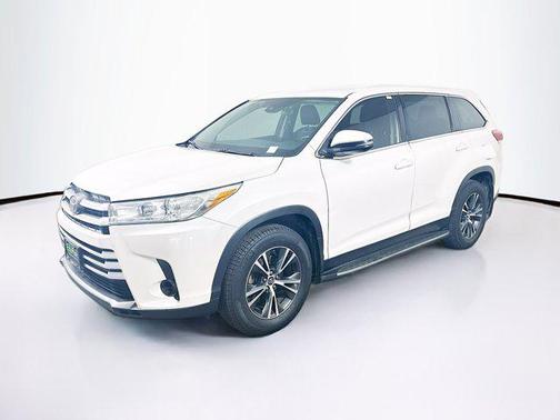 2019 Toyota Highlander LE I4