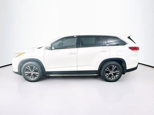 2019 Toyota Highlander LE I4