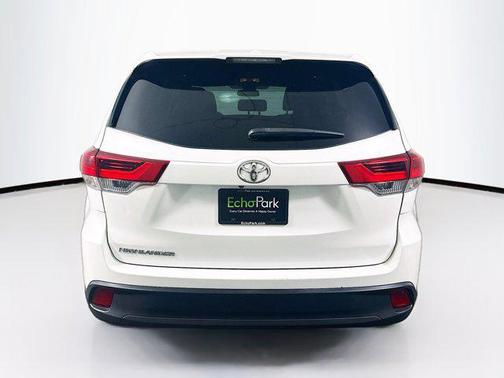 2019 Toyota Highlander LE I4