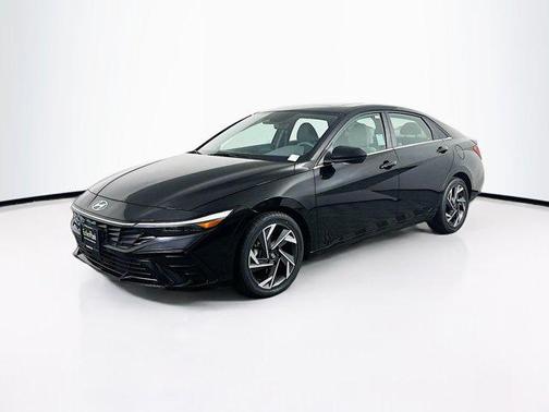 2025 Hyundai ELANTRA SEL