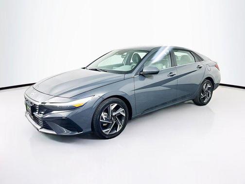 2025 Hyundai ELANTRA SEL