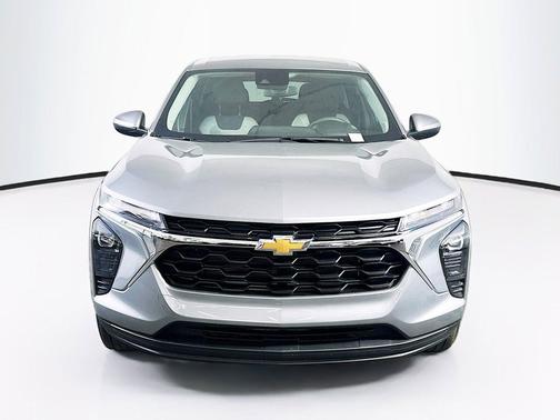 Sterling Gray Metallic 2026 Chevrolet Trax LS