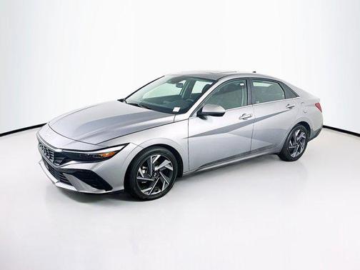 2025 Hyundai ELANTRA SEL
