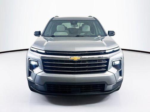 Sterling Gray Metallic 2025 Chevrolet Traverse LT