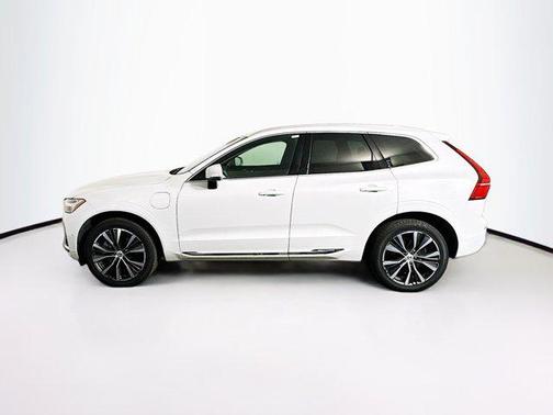 2022 Volvo XC60 Recharge Plug-In Hybrid T8 Inscription Expression