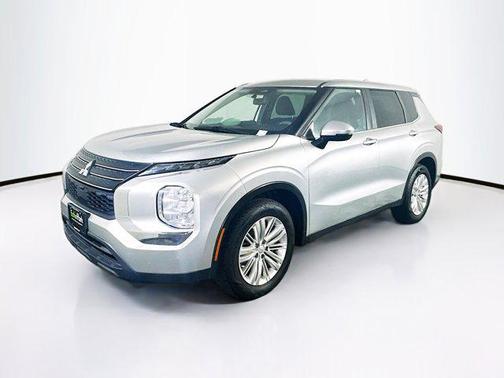 Alloy Silver Metallic 2022 Mitsubishi Outlander ES 2.5 2WD