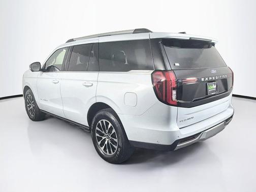 Space Silver Metallic 2025 Ford Expedition Platinum