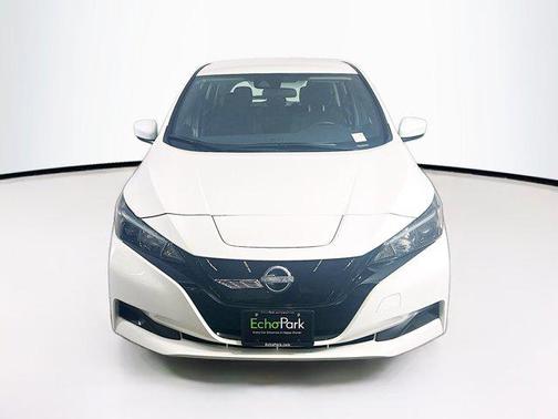 Glacier White 2024 Nissan Leaf S