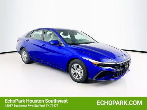 2024 Hyundai ELANTRA SE