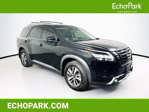 2023 Nissan Pathfinder SL FWD