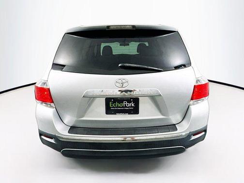 2013 Toyota Highlander SE