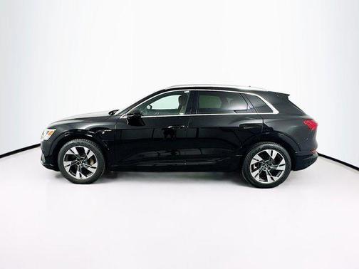 2022 Audi e-tron Premium