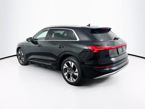 2022 Audi e-tron Premium