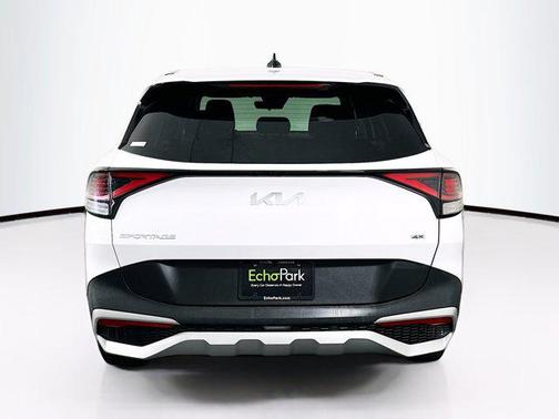 Glacial White Pearl 2025 Kia Sportage LX