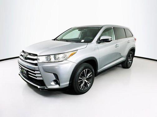 2019 Toyota Highlander LE I4