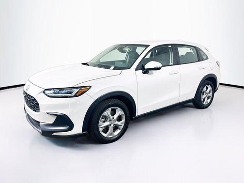 Platinum White Pearl 2023 Honda HR-V LX