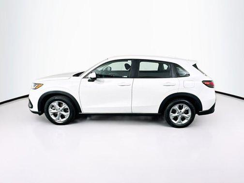 Platinum White Pearl 2023 Honda HR-V LX