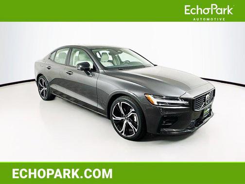 2024 Volvo S60 B5 Plus Dark Theme