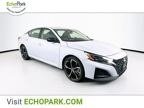 2023 Nissan Altima SR FWD
