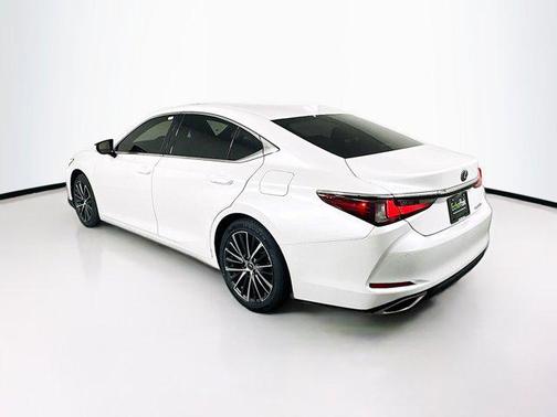 2022 Lexus ES 350 Base