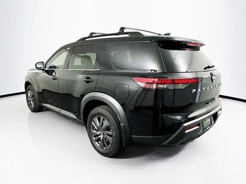 2024 Nissan Pathfinder SV FWD