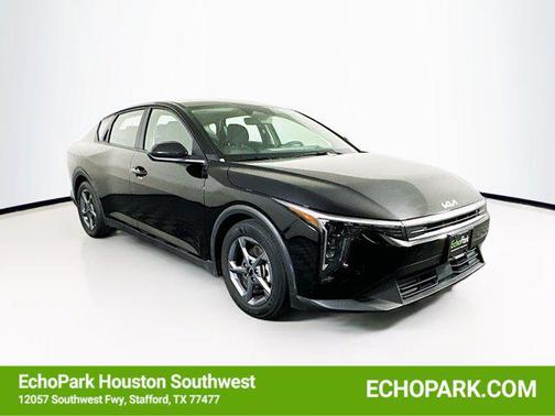 Aurora Black Pearl 2025 Kia K4 LXS