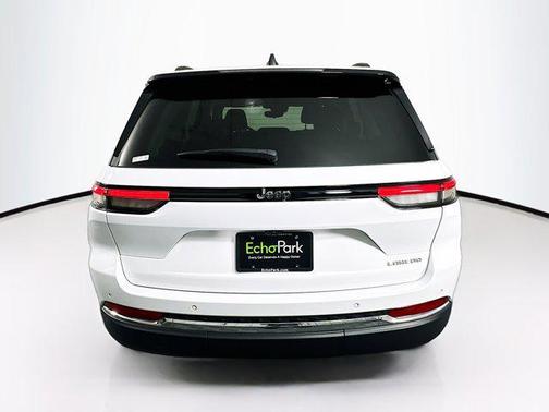 2023 Jeep Grand Cherokee Laredo
