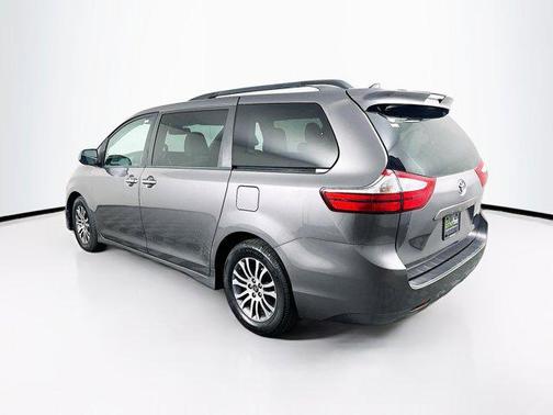 2018 Toyota Sienna XLE